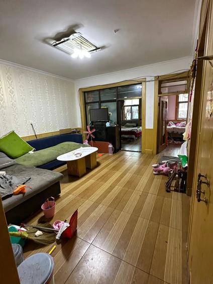 济南粮食局家属院3室1厅82.6平低楼层/共5层