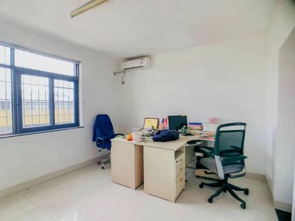 北京信宏大厦4室2厅185平高楼层/共13层