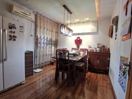 南京锦虹美苑4室2厅147平高楼层/共6层