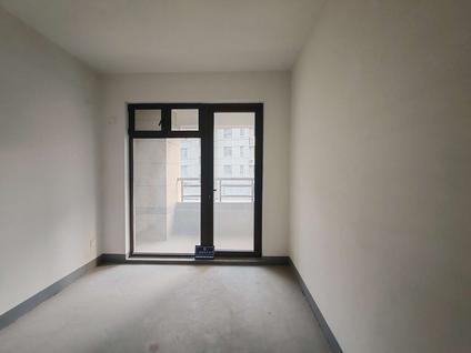 青岛锦绣城(三期锦绣华府)4室2厅151.19平中楼层/共6层