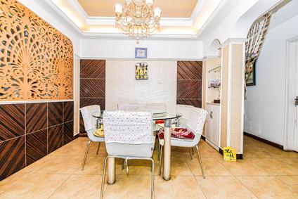 北京潮王公寓4室2厅139.75平低楼层/共18层