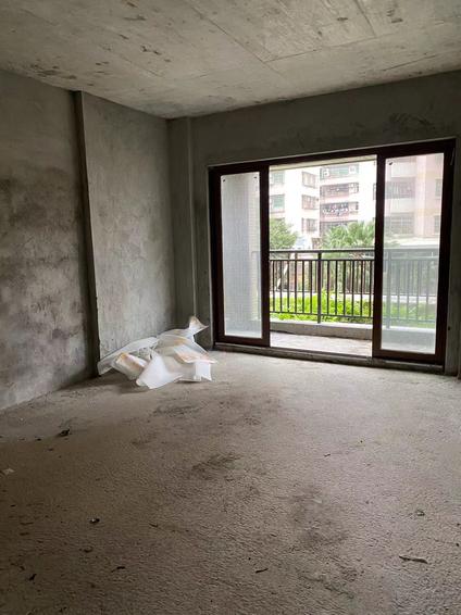 北京誉景豪庭3室2厅130平低楼层/共32层