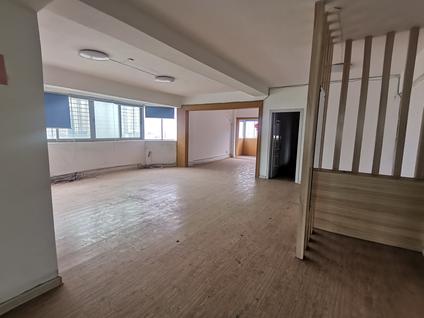 北京新建路小区3室2厅138.9平高楼层/共12层