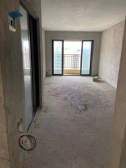 江门裕邦新外滩3室2厅94.7平高楼层/共31层