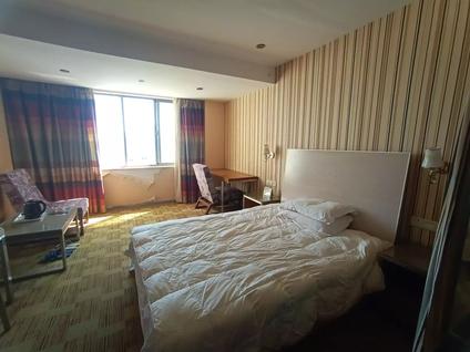 北京三湘大厦1室1厅39平高楼层/共21层