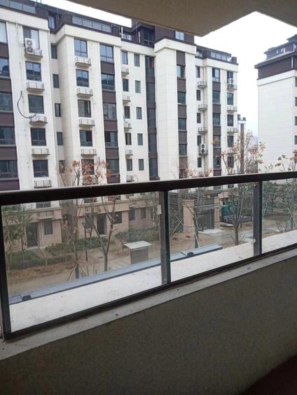 北京新城学府4室2厅136.42平低楼层/共9层