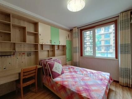 北京港东庄社区3室2厅116平低楼层/共7层