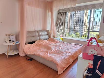 阳江泓景苑4室2厅132平中楼层/共18层