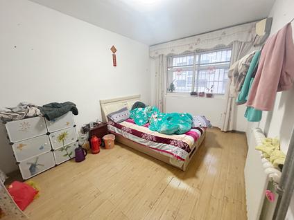 北京港东庄社区1室1厅68平低楼层/共6层