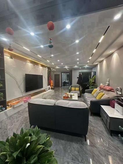 北京荣耀天地小区(北环城西路)2室1厅122.75平低楼层/共16层