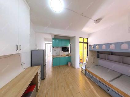 香洲吉大合租 新天地大厦1室1厅/44平/中楼层