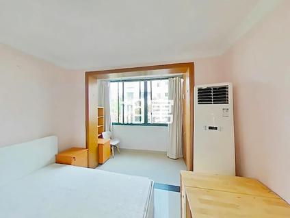 浦东杨思整租 南杨小区1室1厅/39平/中楼层