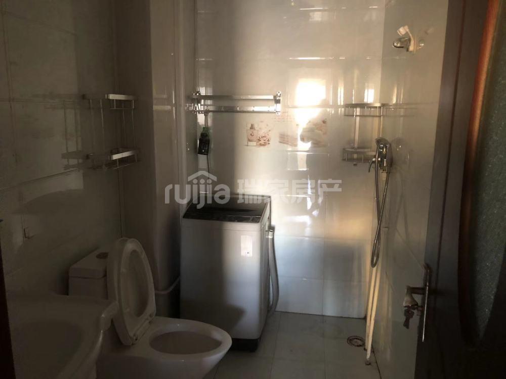 整租·鸿坤罗纳河谷果岭墅