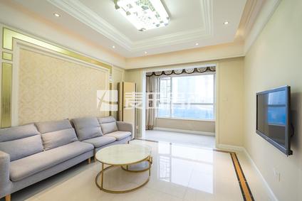 湖里湖边水库整租 世茂湖滨首府(D区)2室2厅/105平/低楼层