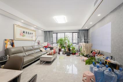 海淀玉泉路东整租 恒盛欧洲公馆3室2厅/144平/低楼层