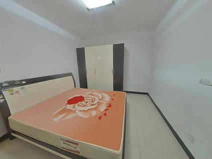 新城含元路整租 万华园琳苑小区3室2厅/129平/中楼层