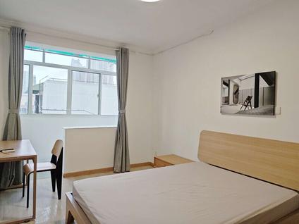 浦东陆家嘴整租 张杨路370弄小区1室1厅/30平/高楼层