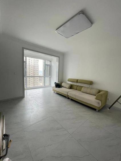 旅顺口长江路整租 鹿山2室2厅/88平/中楼层