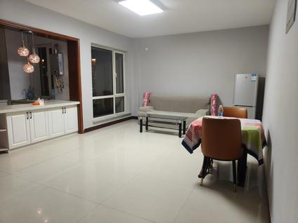 青山万郡整租 万郡大都城2室1厅/89平/中楼层