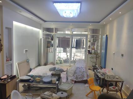 卫滨新乡站整租 东方国际3室2厅/130平/低楼层