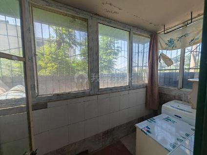 石景山苹果园整租 广宁塔楼小区2室1厅/62平/低楼层