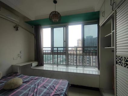 牡丹立交桥整租 龙翔中央公馆1室1厅/50平/高楼层