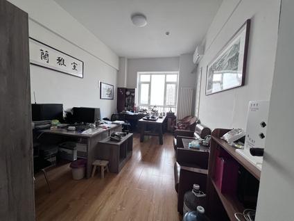 黄岛辛安整租 东升家园1室1厅/47平/高楼层