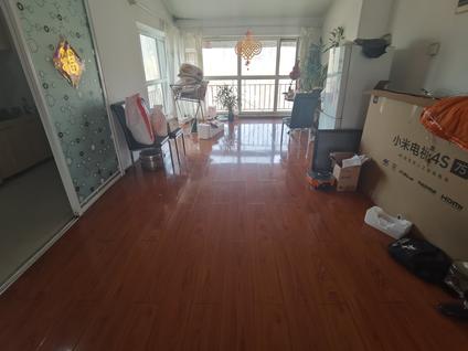 松北中源大道整租 天鹅湖花园小区3室1厅/177平/中楼层