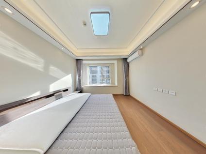 雁塔新植物园整租 中海曲江大城君尚府4室2厅/143平/高楼层