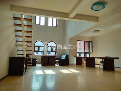 香坊进乡街整租 招商诺丁山(二期)5室3厅/222平/高楼层