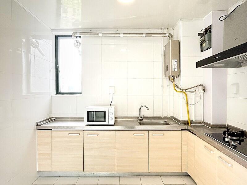 合租·河滨围城