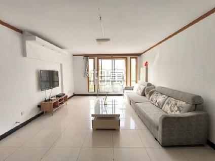 昌平回龙观合租 骊龙园3室1厅/7平/中楼层