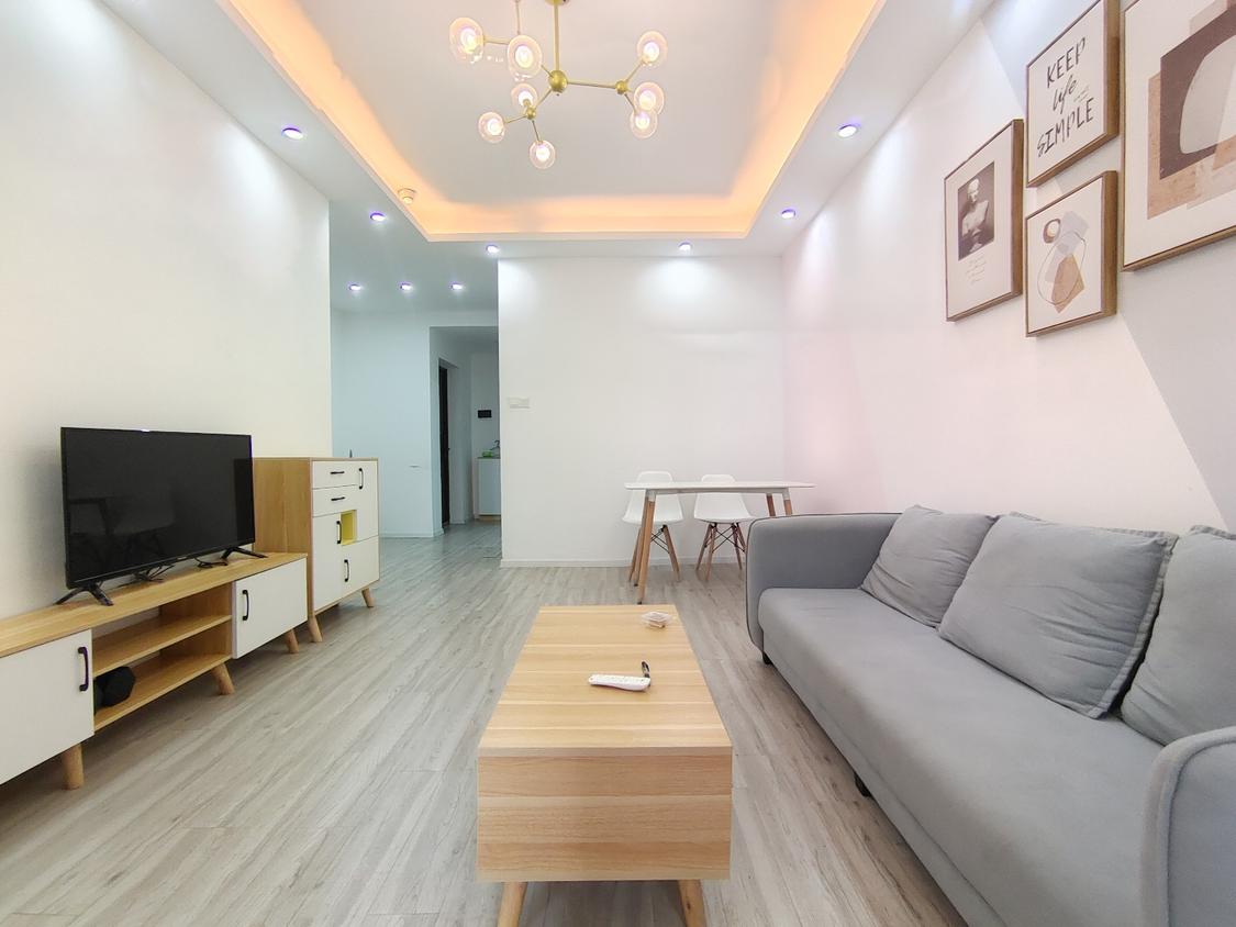 整租·融创凡尔赛(领馆四期)