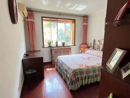 市南八大湖整租 丰华园2室2厅/100平/低楼层