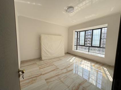 秀英远大整租 绿地海长流(三期)5室2厅/143平/高楼层