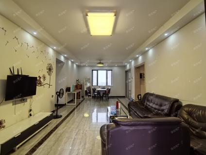 港口保利国际整租 保利国际广场中央公园3室2厅/127平/低楼层