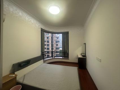 鄞州高新区整租 皇冠花园(一期)3室2厅/138平/低楼层