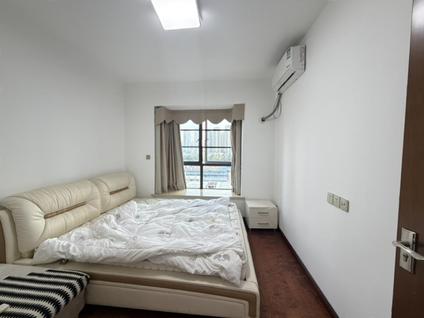 美兰国兴整租 海航国兴城(B区)2室2厅/96平/低楼层