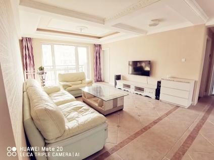 开发区金石滩整租 万达金石天成(西区)3室2厅/125平/高楼层