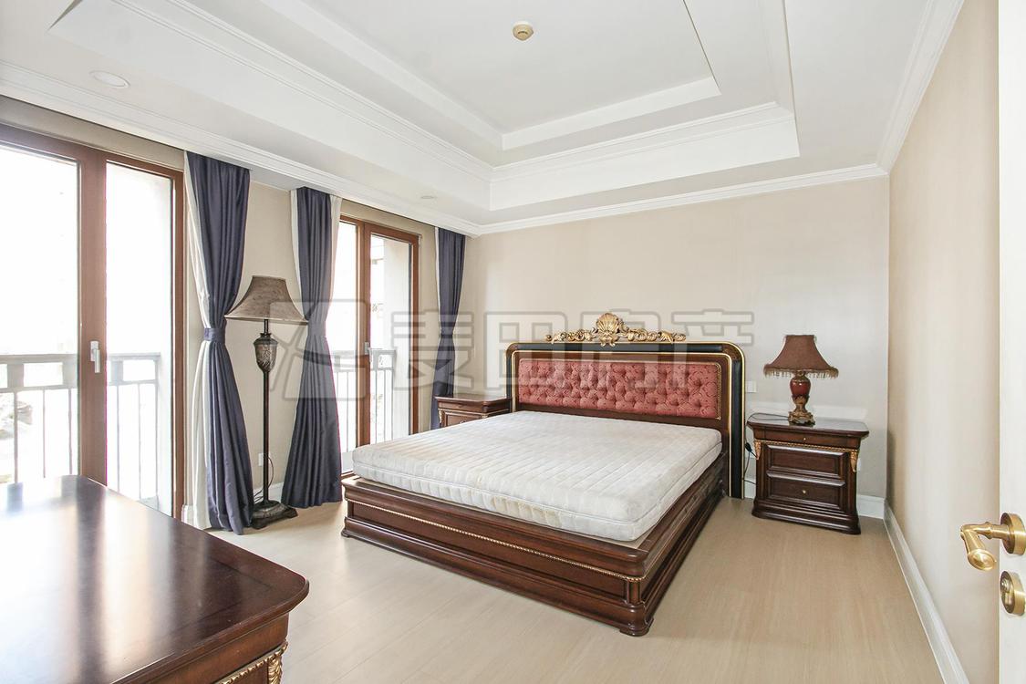 整租·荣尊堡国际俱乐部公寓