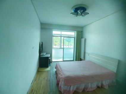 西岗莲花白云整租 康庄街2室1厅/51平/高楼层