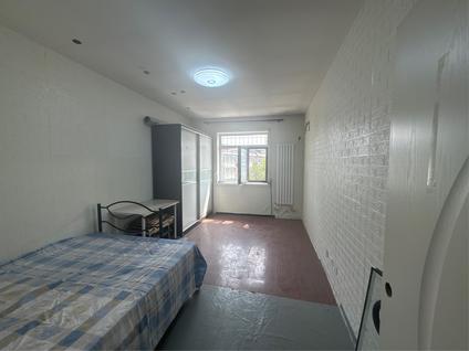 和平南营门整租 天新里1室1厅/32平/高楼层