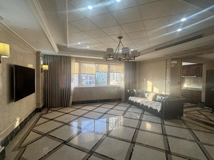 龙湾蒲州整租 鸿基花苑3室2厅/170平/低楼层