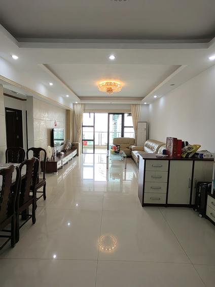 霞山海滨片区整租 荣基花园3室2厅/152平/低楼层