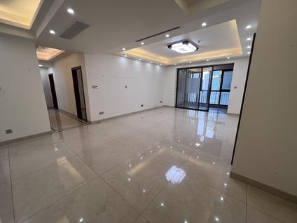 琼山国兴整租 海航豪庭(南苑五区)4室2厅/203平/高楼层