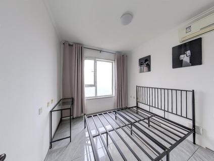 雁塔白杨寨整租 融创天朗融公馆2室1厅/66平/高楼层