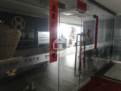 青秀凤岭北整租 德瑞花园1室0厅/100平/高楼层