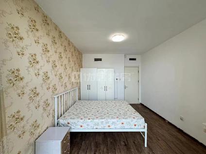 朝阳常营合租 天际万象高尔夫花园5室1厅/20平/中楼层