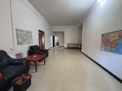 唐河唐河县整租 滨河街道黄庄小区3室2厅/140平/低楼层