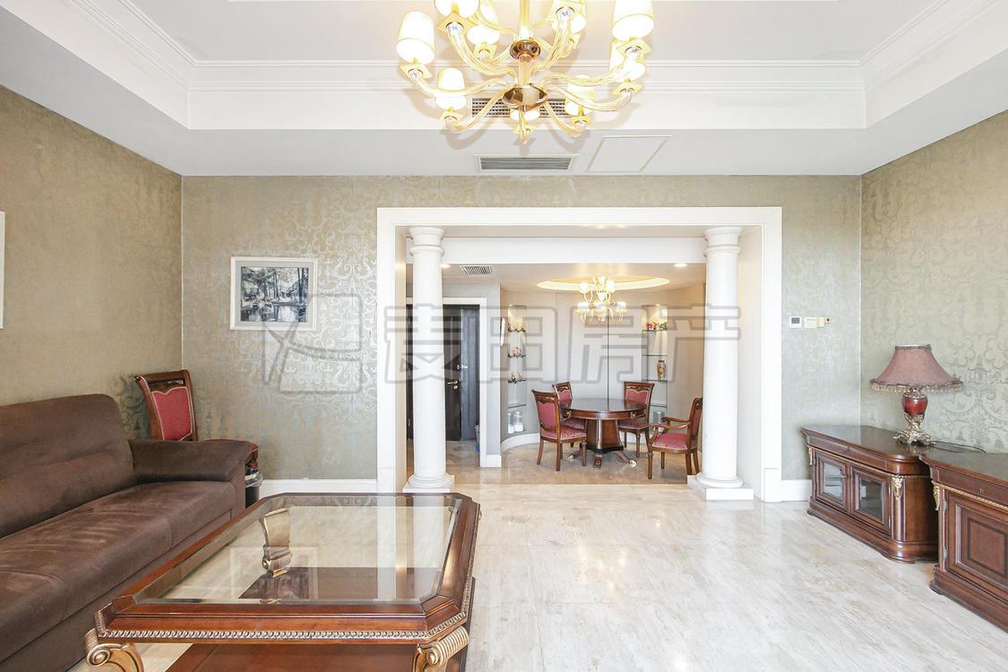 整租·荣尊堡国际俱乐部公寓